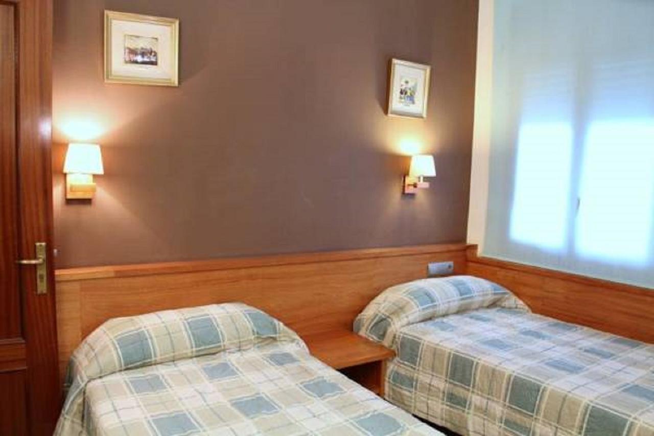 Hostal Fonda Galicia Cardedeu Exteriér fotografie