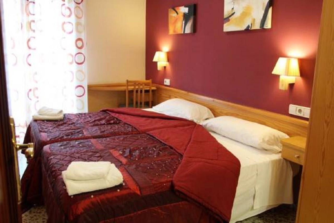 Hostal Fonda Galicia Cardedeu Exteriér fotografie