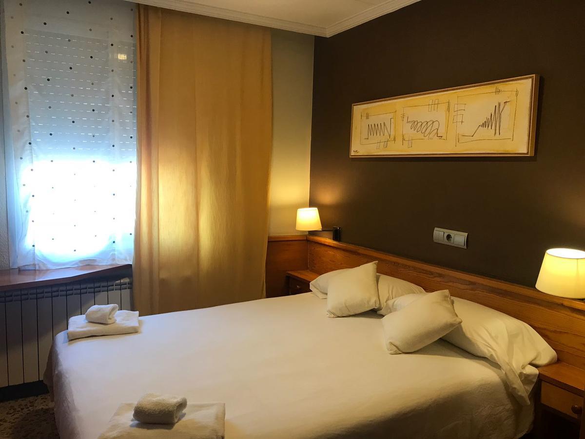 Hostal Fonda Galicia Cardedeu Exteriér fotografie