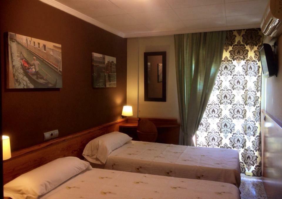 Hostal Fonda Galicia Cardedeu Exteriér fotografie