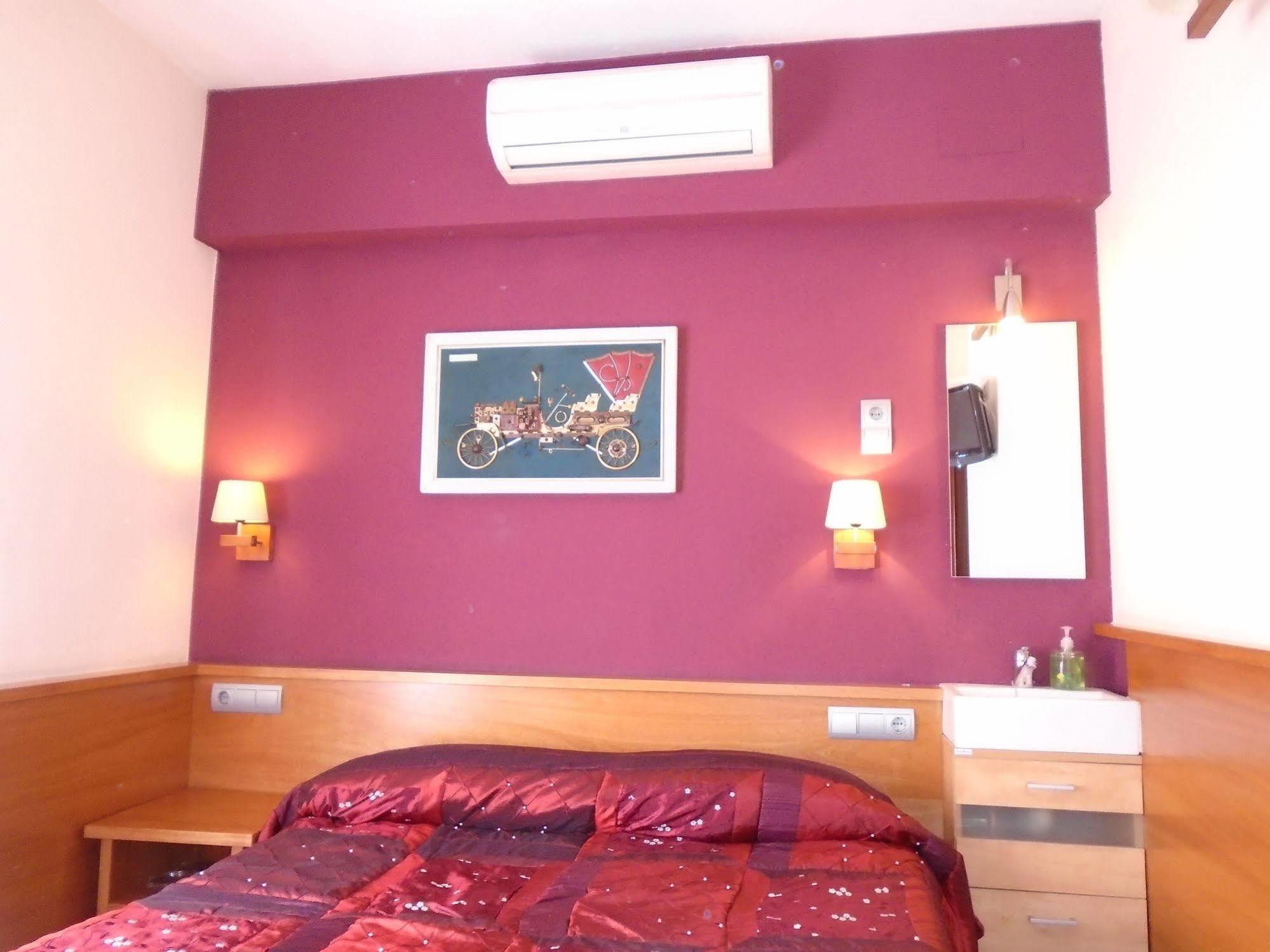 Hostal Fonda Galicia Cardedeu Exteriér fotografie