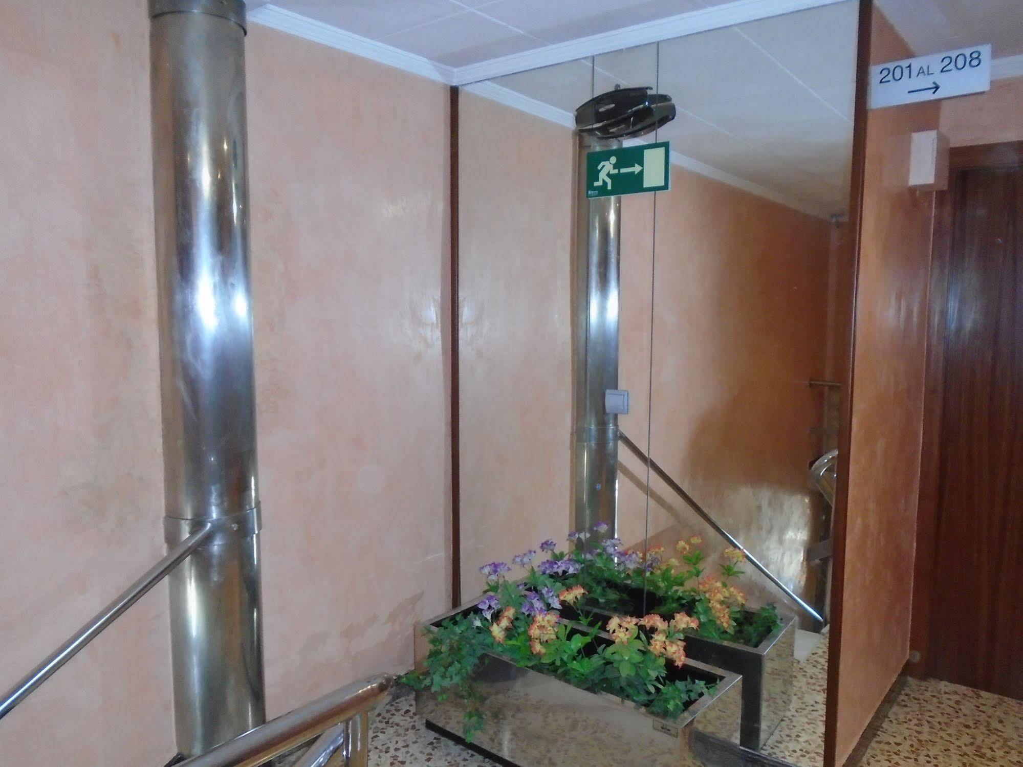 Hostal Fonda Galicia Cardedeu Exteriér fotografie