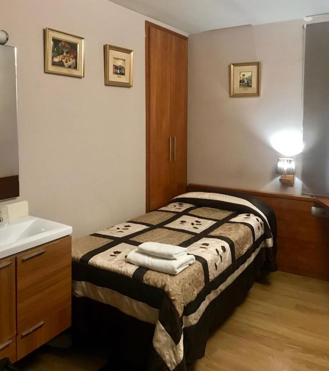Hostal Fonda Galicia Cardedeu Exteriér fotografie